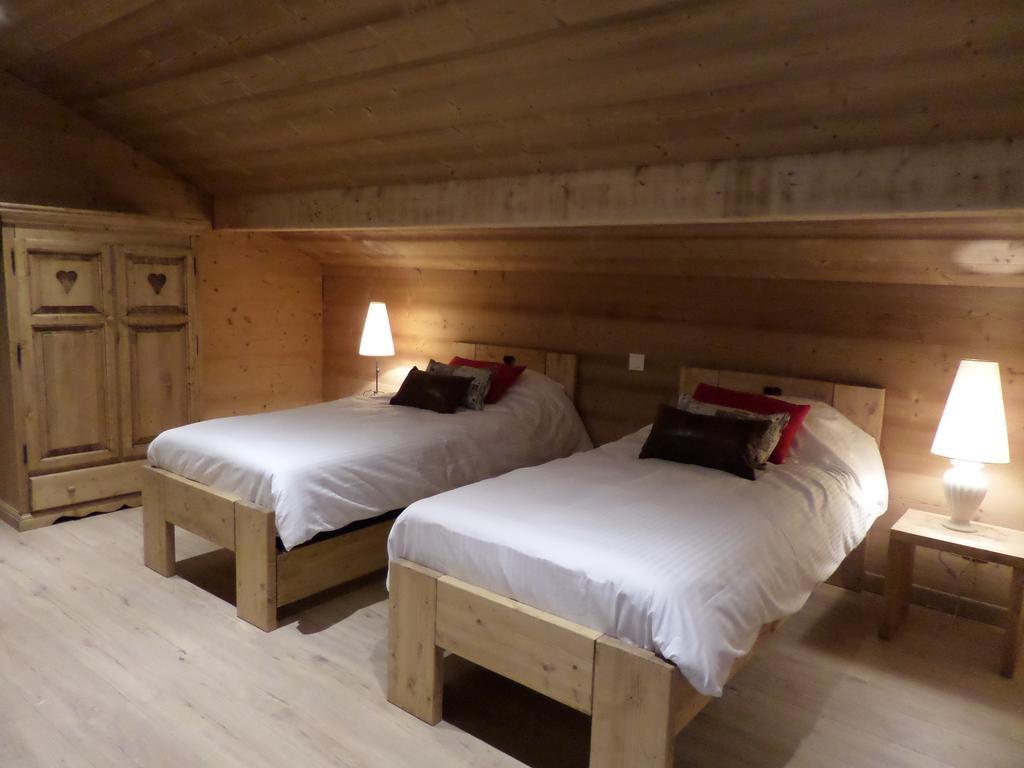 Auberge Du Fraizier Thones Room photo